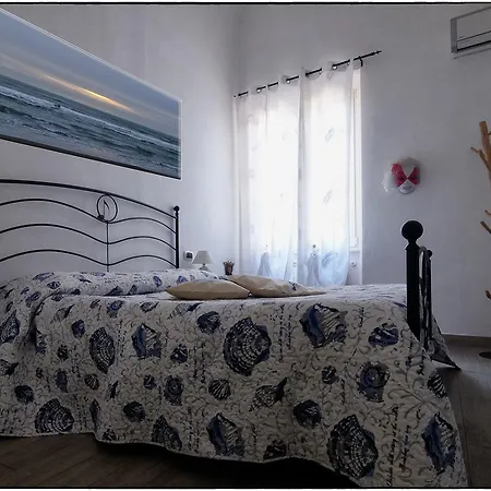 ベッド・アンド・ブレックファスト La Casa Sul Molo