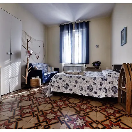 Bed & Breakfast La Casa Sul Molo 3*