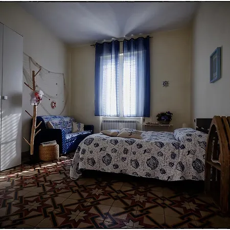 La Casa Sul Molo Bed & Breakfast *